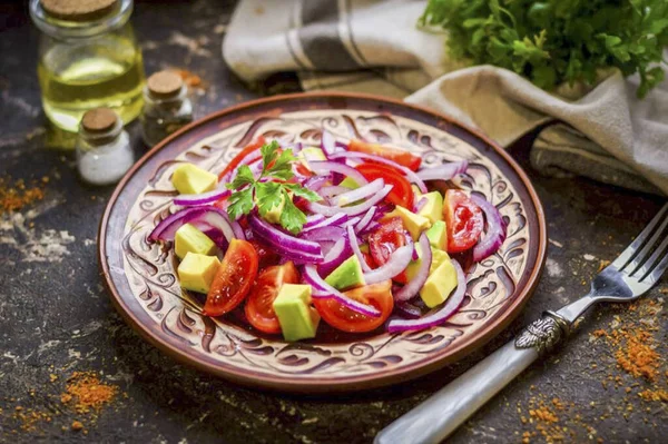 Ensalada Dieta Con Aguacate Adecuado Para Las Personas Que Adhieren —  Fotos de Stock