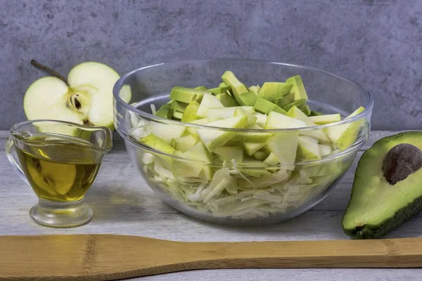 Agregue Las Rodajas Aguacate Peladas —  Fotos de Stock