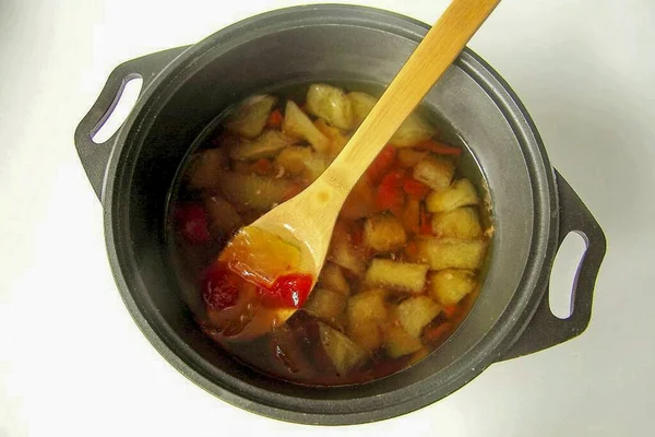 Coloque Panela Fogo Deixe Ferver Mistura Cozinhe Por Minutos Desnatando — Fotografia de Stock