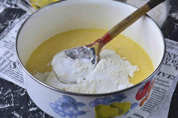 Pour Sifted Flour Saucepan — Stock Photo, Image