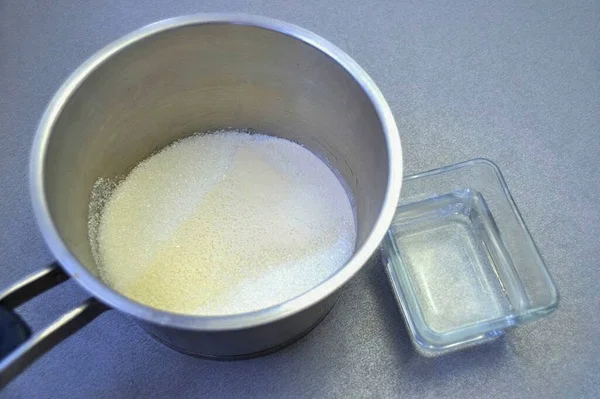 Pour 250 Grams Sugar Saucepan Add Agar Agar Pour 100 — Stock Photo, Image