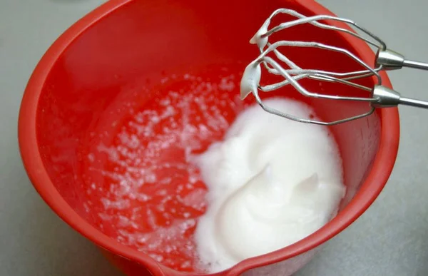 Take Large Enough Bowl Beating Beat Egg White Fluffy Foam — Stock Photo, Image