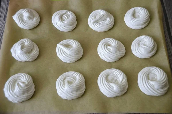 Tempatkan Marshmallow Atas Perkamen Anda Akan Membutuhkan Sekitar Tiga Lembar — Stok Foto