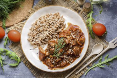 Et farklı mezeler ile servis edilebilir - tahıl, sebze, patates, vb. Afiyet olsun.!