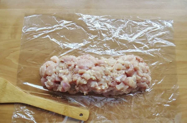 Tegye Darált Húst Réteg Hüvelyre Vagy Sütőtáskára — Stock Fotó