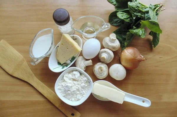 Prepare Todos Ingredientes Necessários Para Fazer Cogumelo Espinafre Quiche — Fotografia de Stock