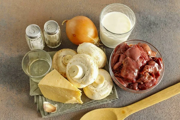 Preparare Tutti Gli Ingredienti Necessari Preparazione Del Fegato Pollo Julienne — Foto Stock