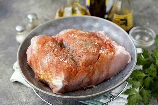 Transfira Lombo Uma Tigela Profunda Adicione Tempero Para Carne Sal — Fotografia de Stock