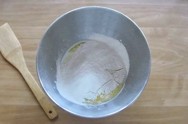 Pour Sifted Flour Bowl — Stock Photo, Image