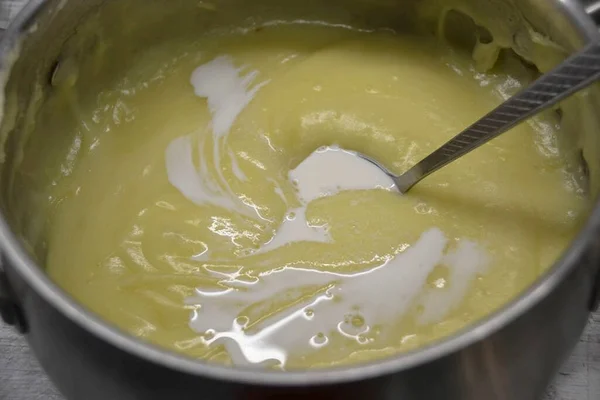 Ajouter Cuillères Soupe Purée Cuillères Soupe Crème Sel Goût — Photo