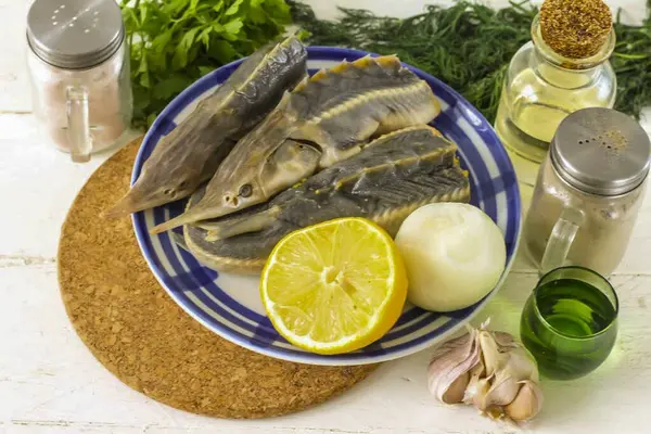 Bereiten Sie Die Angegebenen Zutaten Den Fisch Vorher Abspülen Ausnehmen — Stockfoto