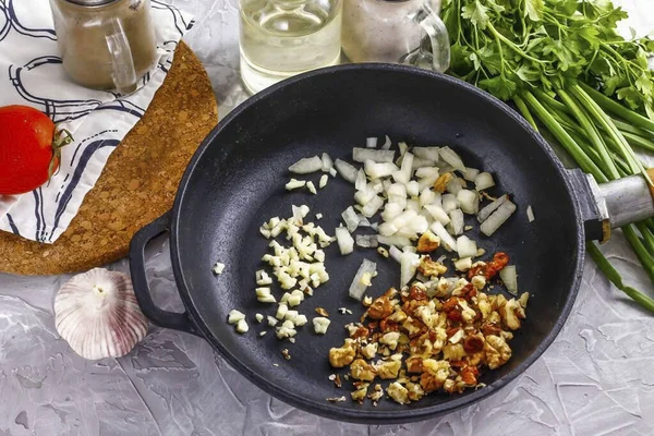 Allí Añadir Las Rodajas Cebolla Aceite Vegetal Cortar Los Granos — Foto de Stock