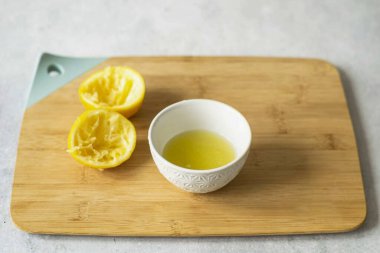 Limonun suyunu sıkın..