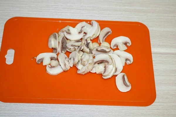 Πλύνετε Champignons Κόψτε — Φωτογραφία Αρχείου