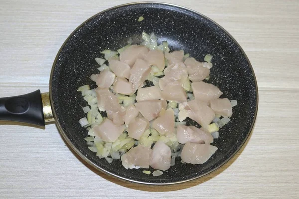 Add Chicken Breast Onion Fry Add Salt Very End — Stock Photo, Image
