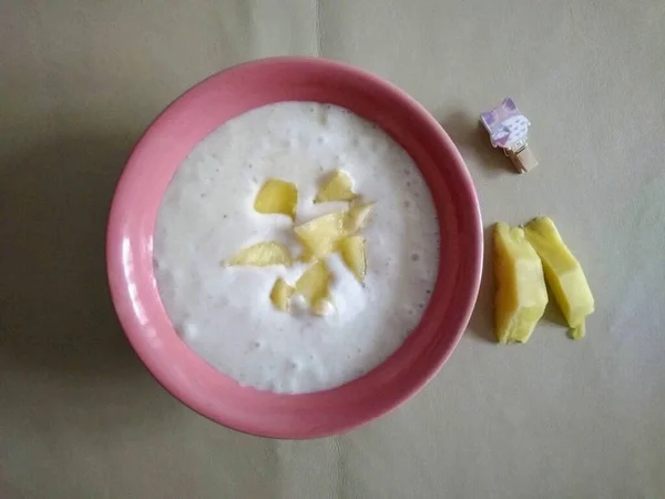 Servera Ananas Glassen Smaken Otroligt Delikat Och Omslutande Den Krämiga — Stockfoto