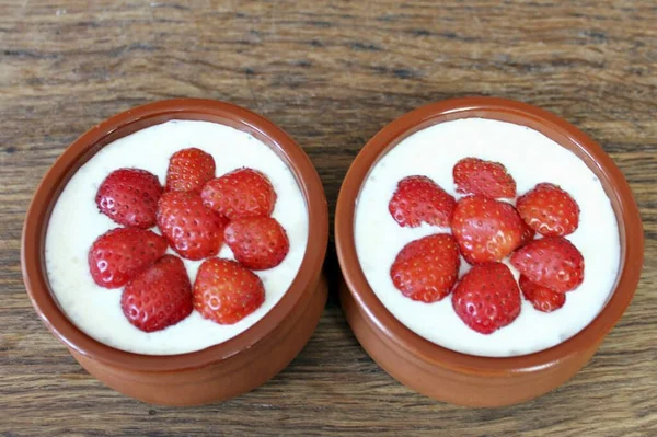 Añadir Más Fresas Las Macetas — Foto de Stock