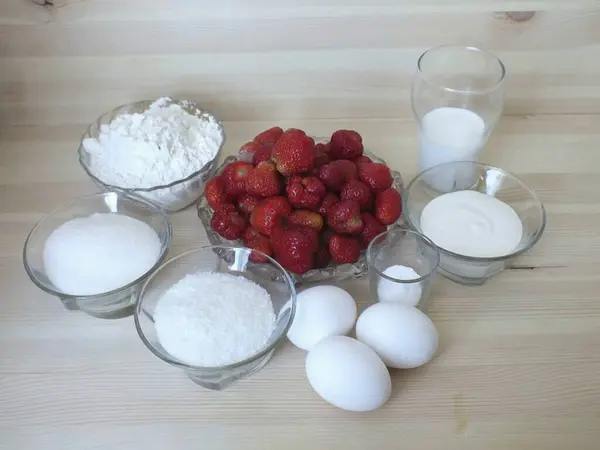 Prepare Todos Ingredientes Necessários Para Fazer Torta Morango Gelatinoso — Fotografia de Stock