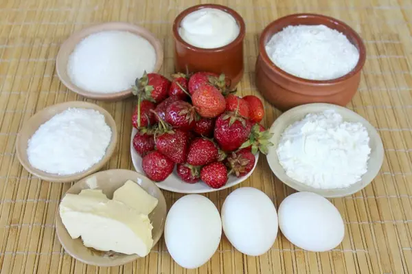 Prepare Todos Ingredientes Necessários Para Fazer Torta Creme Morango Azedo — Fotografia de Stock