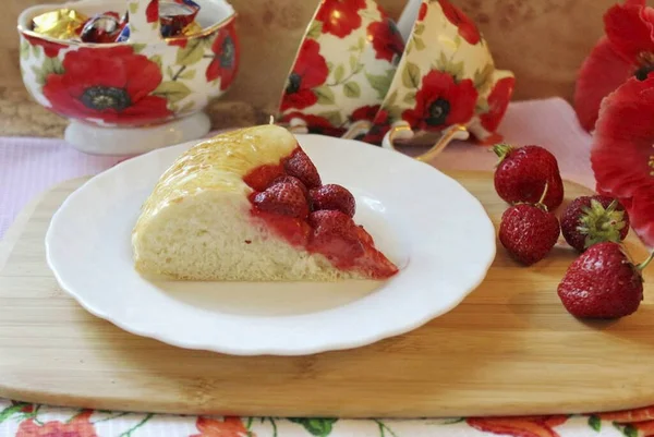 Corta Pastel Sirve Habéis Cocido Tales Pasteles Entonces Esta Receta — Foto de Stock