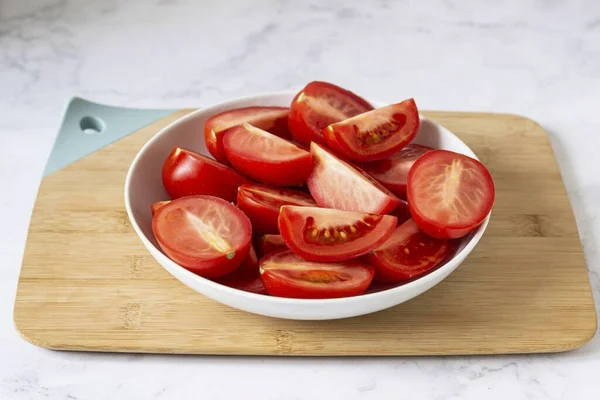 Wash Dry Tomatoes Cut Half Large Tomatoes Can Cut Pieces — Stock Photo, Image
