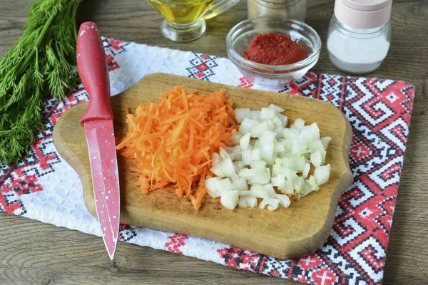 Cut Onion Cubes Grate Carrots — Stock Photo, Image