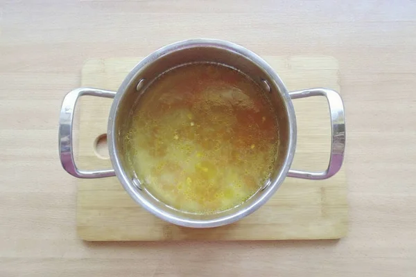 Despeje Caldo Uma Panela Coloque Cebolas Cenouras Cozinhe Por Minutos — Fotografia de Stock