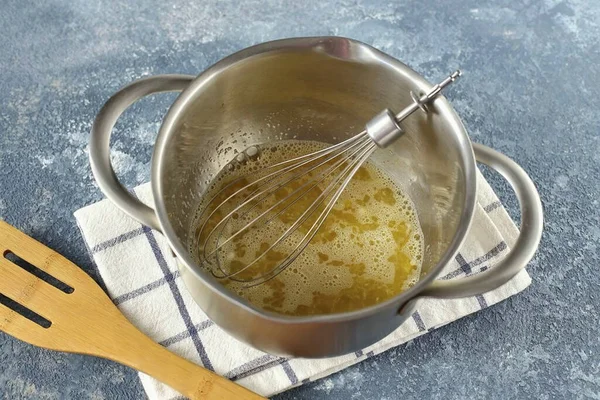 Batir Los Huevos Con Sal Azúcar — Foto de Stock