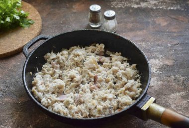 Kıymayı bir kenara bırak, soğusun..