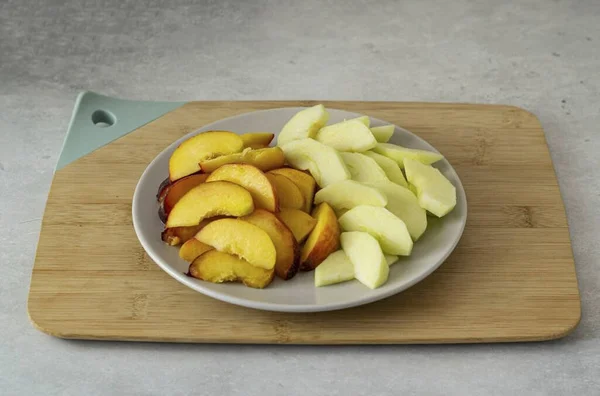 Peel Apples Core Them Cut Thin Slices Wash Peaches Remove — Stockfoto