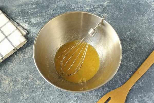 Збийте Яйця Сіллю Цукром Маслом — стокове фото