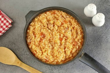 Continue cooking for another 5 minutes.