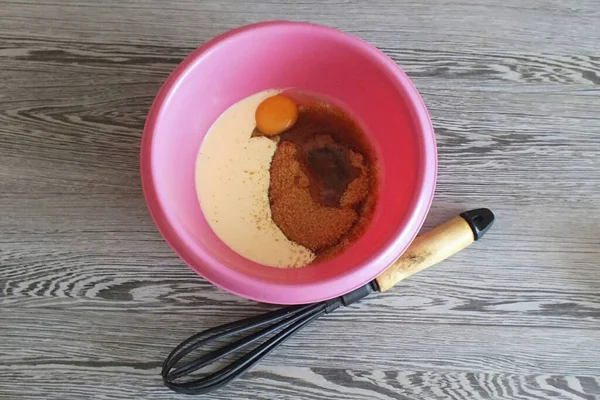 Heat Butter Lightly Bowl Melts Little Add Sugar Vanillin Egg — Fotografia de Stock