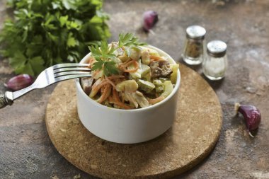 Fasulyeler sayesinde, bu salata oldukça tatmin edici oluyor, tam bir yemek olabiliyor. Not al! Afiyet olsun.!