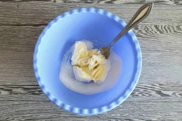 Uma Tigela Separada Combinar Manteiga Macia Açúcar — Fotografia de Stock