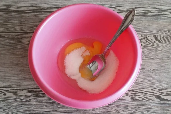Uma Tigela Combinar Ovo Açúcar — Fotografia de Stock