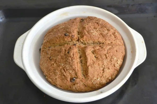 Cuocere Pane Minuti Sotto Coperchio Quindi Rimuovere Coperchio Abbassare Temperatura — Foto Stock