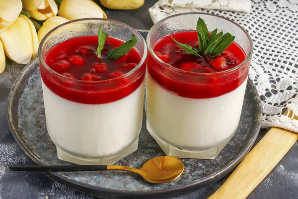 Decorate Taste Cool Desired Serve Cherry Panna Cotta Immediately Very — Stock Photo, Image