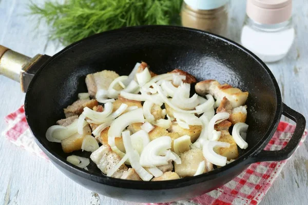 Add Onion Fried Brisket — Stock Photo, Image