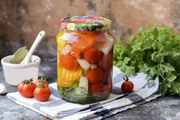 Délicieux Lumineux Aromatique Ces Tomates Complèteront Parfaitement Tous Les Plats — Photo