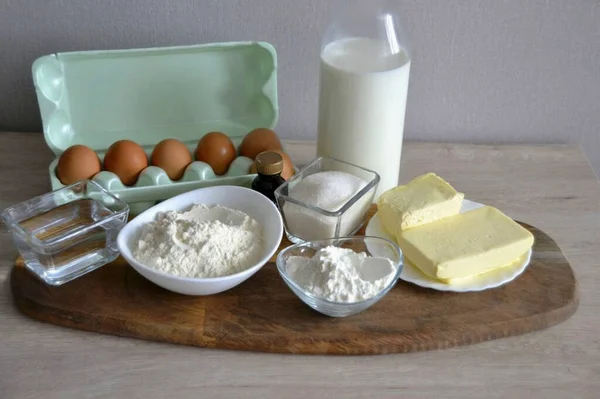 Bereiten Sie Alle Notwendigen Zutaten Den Eclairs Cream Eisbecher Zuzubereiten — Stockfoto