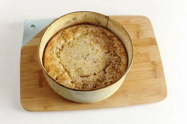 Pasta hazır. Yahudi Paştida Jöleli Turtası için basit ve lezzetli bir tarif. Her tat için farklı dolgularla hazırlandı..