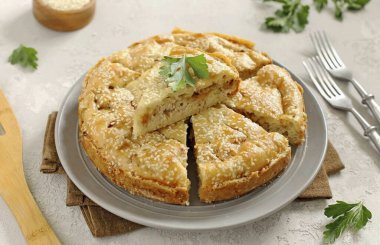 Pashtida, Yahudi mutfağının önde gelen bir temsilcisidir. Yavaş, hızlı, lezzetli! Tarifi not al! Afiyet olsun.!