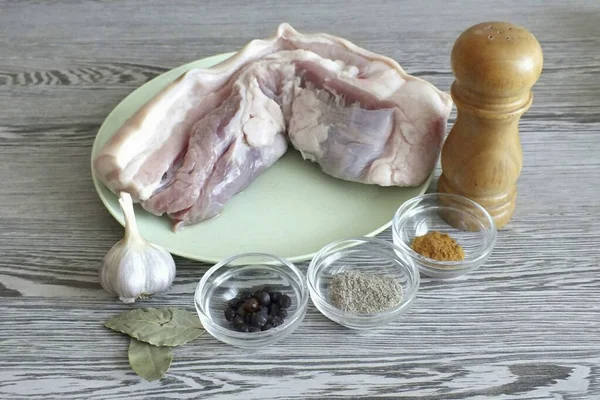 Pork Interlayer Fırında Pişirmek Için Gerekli Tüm Malzemeleri Hazırlayın — Stok fotoğraf