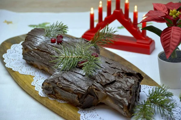 Remove Frozen Chocolate Foil Decorate Top Log Chocolate Crust Scary — Stock Photo, Image