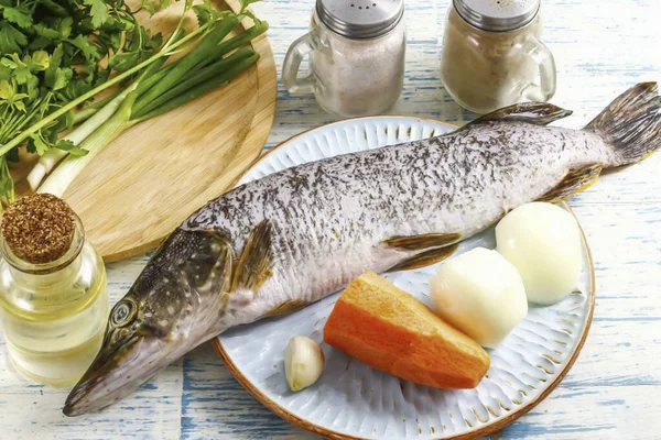 Připravte Všechny Potřebné Ingredience Pro Výrobu Pike Pate Očistěte Štiku — Stock fotografie