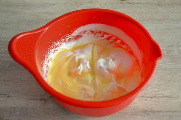 Pour Yolk Mass Whipped Egg Whites Mix Gently Silicone Spatula — Stock Photo, Image