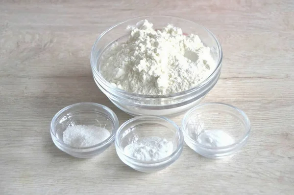 Mélanger Farine Sel Bicarbonate Soude Levure Chimique Sucre Vanillé — Photo