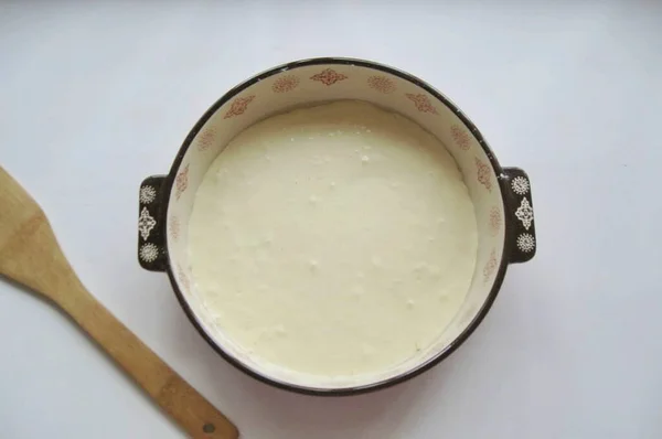 Grease Baking Dish Butter Flour Spoon Out Half Dough Diameter — Stock Photo, Image