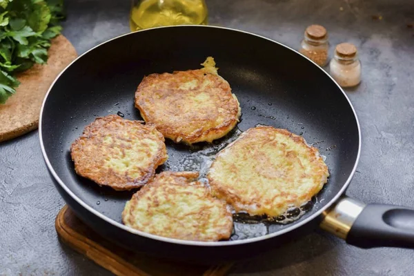 Preheat Skillet Brush Oil Spoon Potatoes Fry Pancakes Each Side — Stock Photo, Image